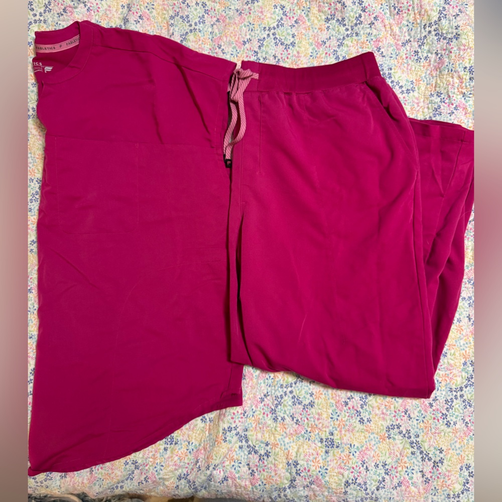 Fabletics Women's Hot Pink Scrub Set 2XL